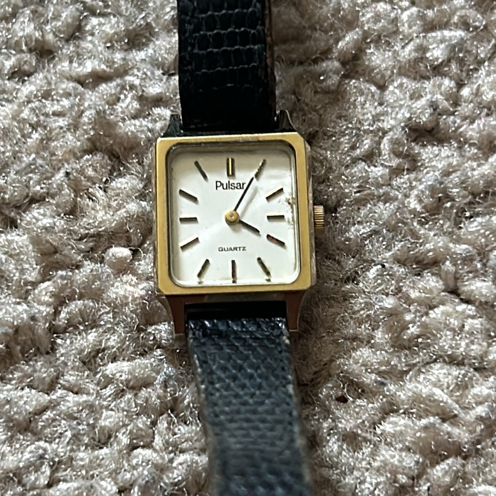 Pulsar women’s vintage black/gold‎ adjustable wristwatch